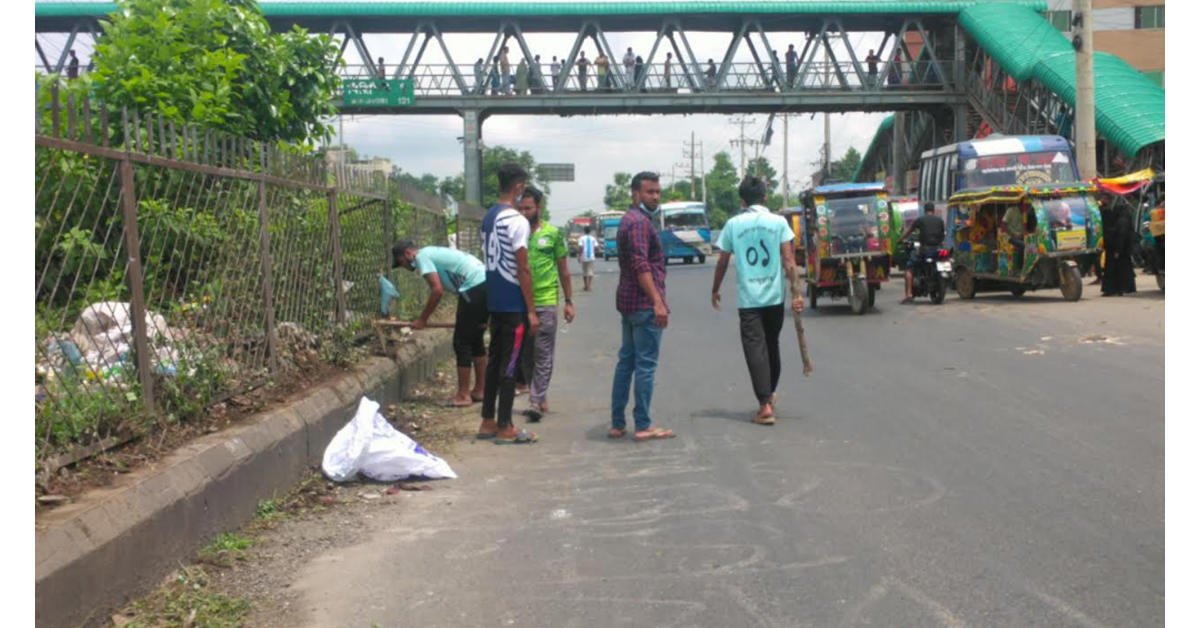 মহাসড়ক, ফুটপাত পরিষ্কার ও যানবাহন নিয়ন্ত্রণে শিক্ষার্থীরা