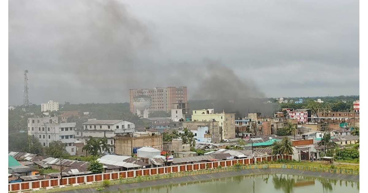 নোয়াখালীতে কোটা আন্দোলনকারীদের বিক্ষোভ, জেলা আ.লীগ কার্যালয়ে অগ্নিসংযোগ-ভাংচুর