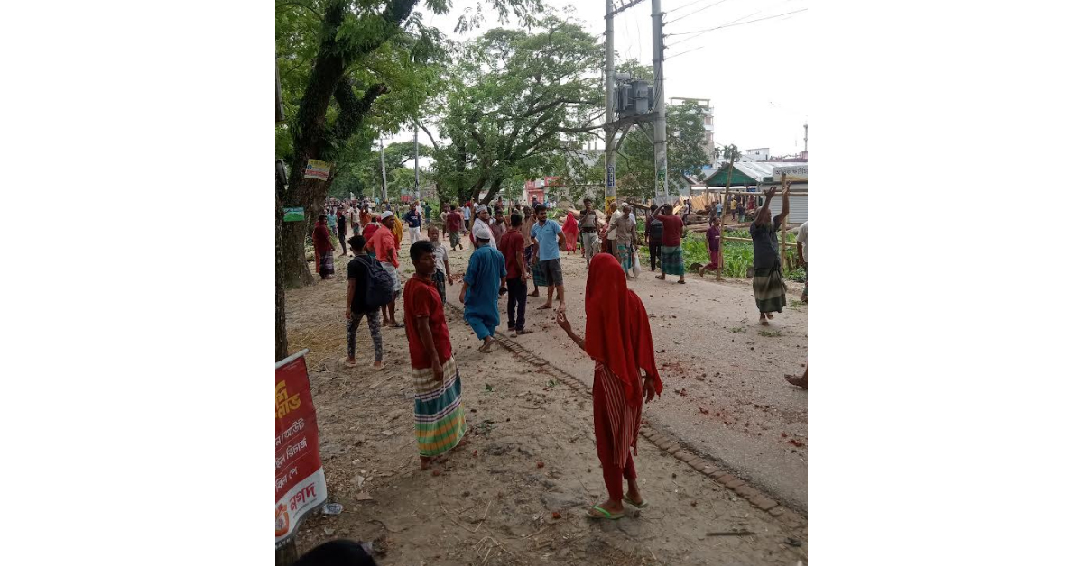 সরাইলে মোটরসাইকেলের সাথে ভ্যানের ধাক্কায় দুই গ্রামবাসীর মধ্যে সংঘর্ষ