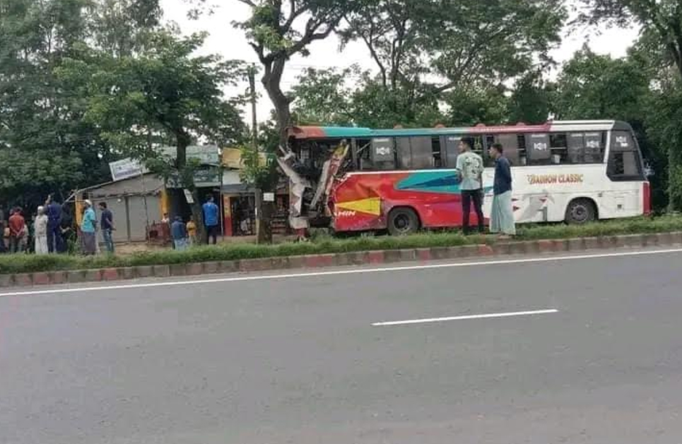 মীরসরাইয়ে ভয়াবহ সড়ক দুর্ঘটনা