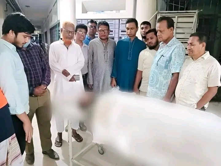 দেবহাটা কলেজের সহকারী অধ্যাপক রবিউল ইসলাম সড়ক দূর্ঘটনায় নিহত