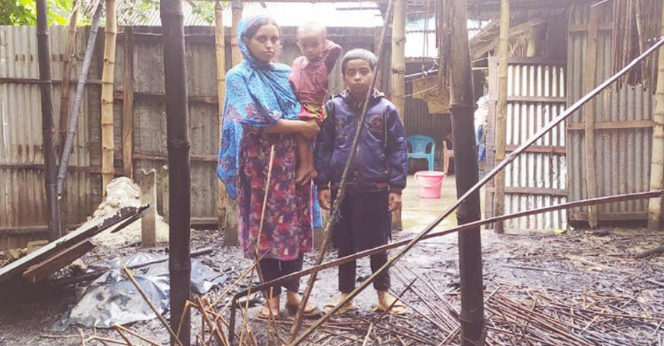 পঞ্চগড়ে জমি নিয়ে বিরোধের জেরে বিধবার বাড়িতে আগুন দিল প্রতিপক্ষ