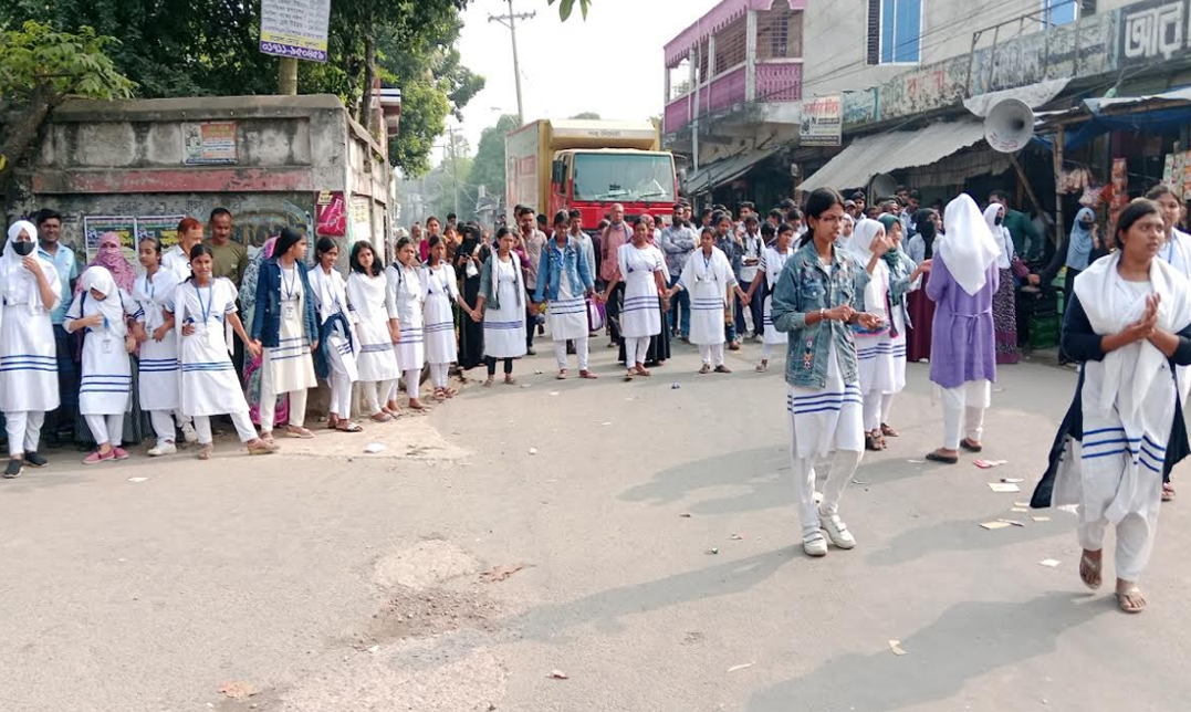 পাইকগাছায় শিক্ষার্থীদের আন্দোলন প্রেক্ষিতে সিনিয়র শিক্ষক আব্দুল ওয়াহাব কে দায়িত্ব অর্পণ