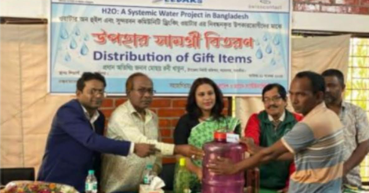 শ্যামনগরে সুপেয় পানি সংকট মোকাবেলায় ফুড গ্রেড পানির জার ও বোতল বিতরন