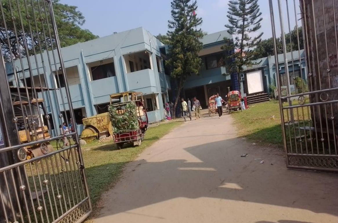 তেল ছাড়া টিসিবির পণ্যে আগ্রহ কম ভুক্তভোগীদের