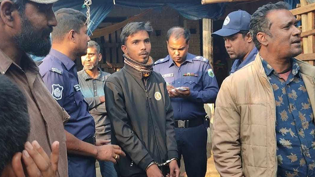 নাটোরে চাঁদাবাজি করতে গিয়ে ১ ভুয়া সাংবাদিক গ্রেপ্তার