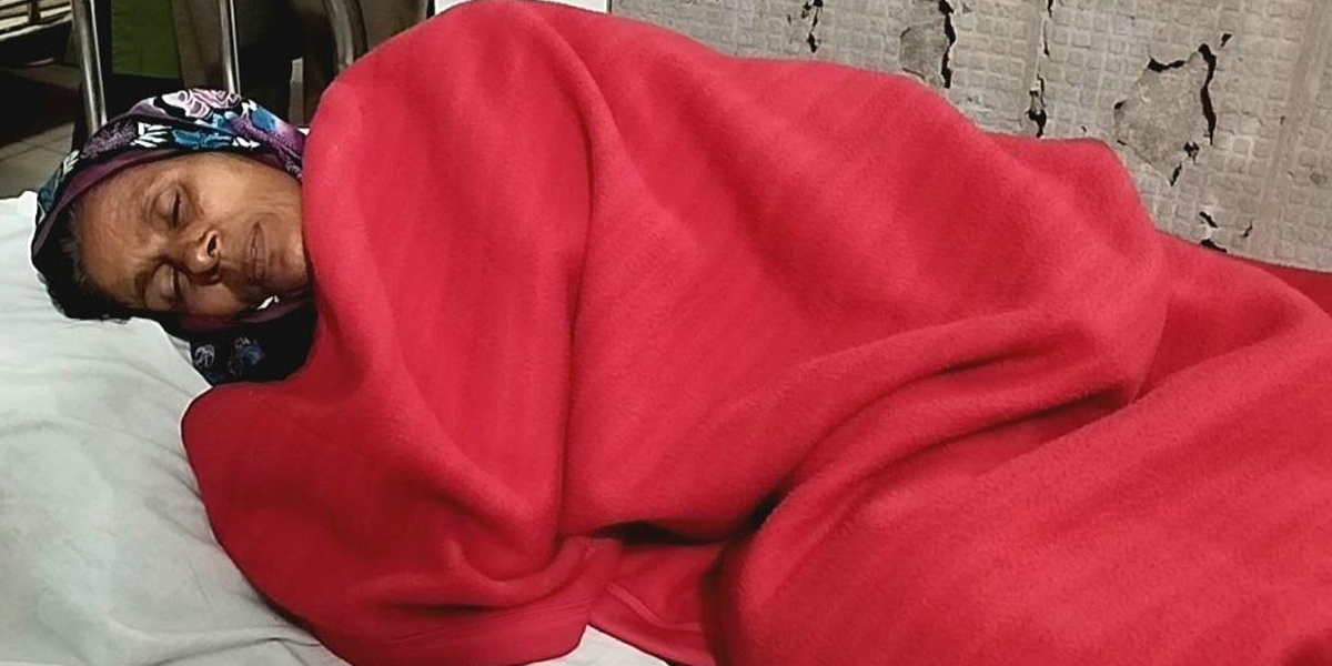বৃদ্ধা ভাবিকে পেটালো দেবর বাউফলে