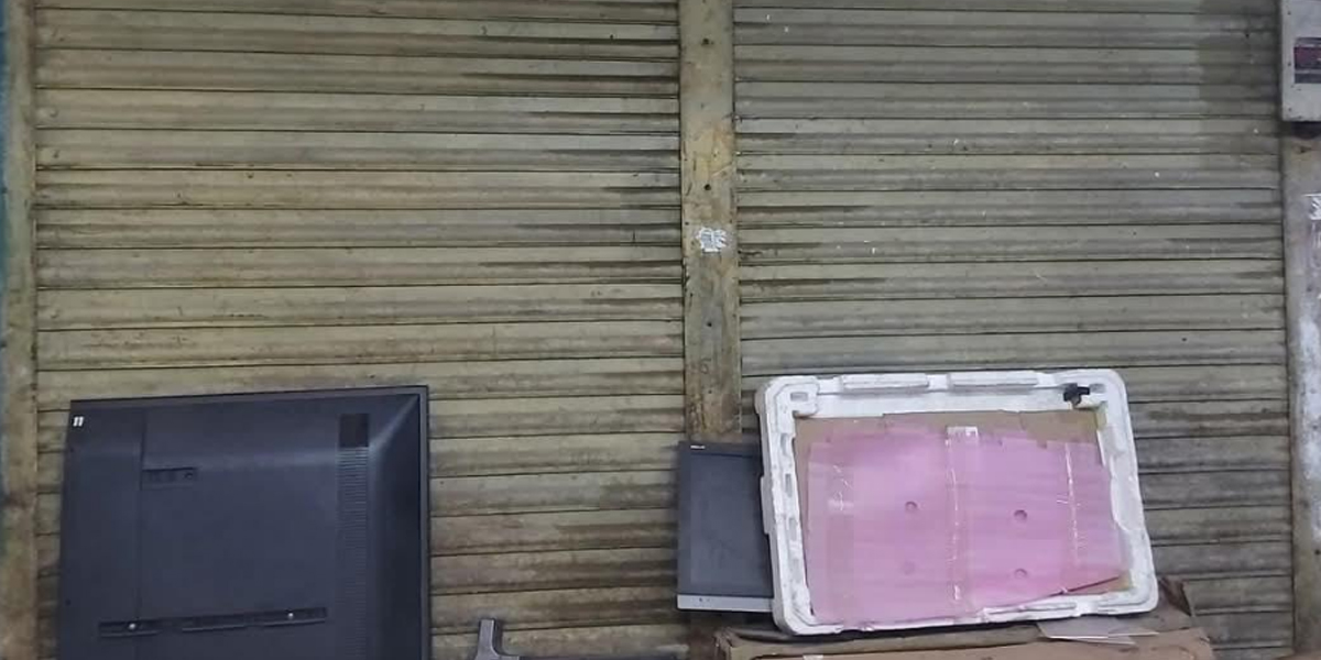চাটখিল পৌরসভা কতৃপক্ষের বিরুদ্ধে নকশা পরিবর্তন করে দোকান মালিকদের ক্ষতিগ্রস্হ করার অভিযোগ