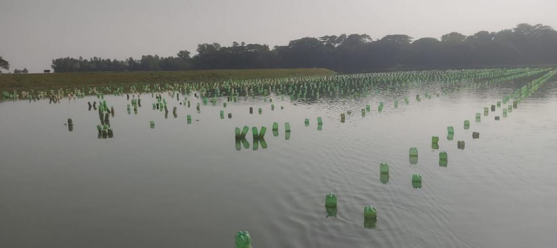 ওসমানীনগরের নদীতে প্লাস্টিকের বোতল ব্যবহার পরিবেশ হুমকির মুখে 