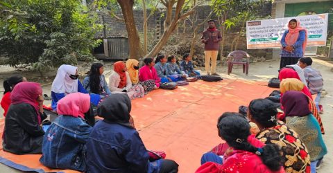 ধামইরহাটে বাল্যবিবাহ রোধে শিশুদের নিয়ে উঠান বৈঠক