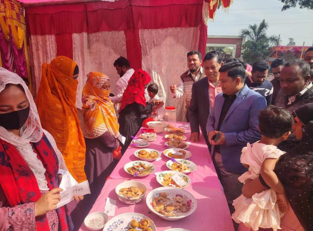 দেবহাটায় তারুন্যের ভাবনা পিঠা উৎসবে ইউএনও আসাদুজ্জামান 