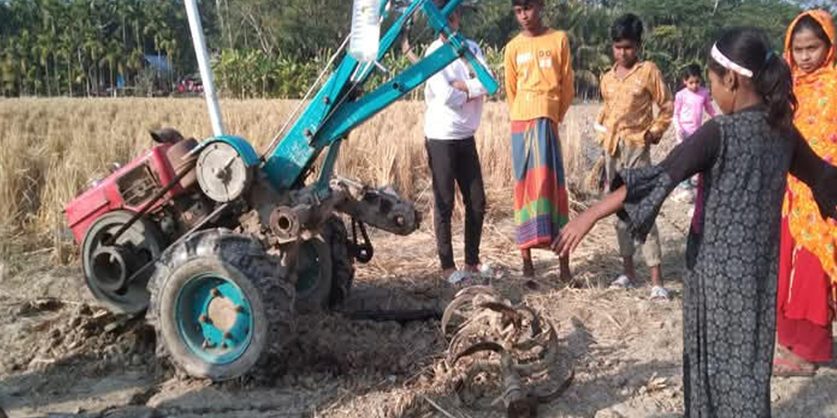 ইন্দুরকানির ৫নংচন্ডিপুরে পিতার সামনে ট্রাক্টরের ফালে ছেলের মর্মান্তিক মৃত্যু