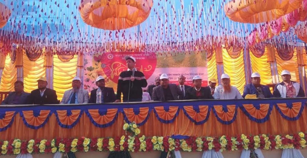 তাড়াশে সরকারি প্রাথমিক বিদ্যালয়ের শিক্ষকদের মিলন মেলা