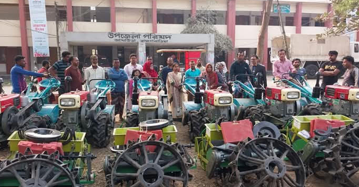 আখাউড়ায় কৃষি যন্ত্র বিতরণ