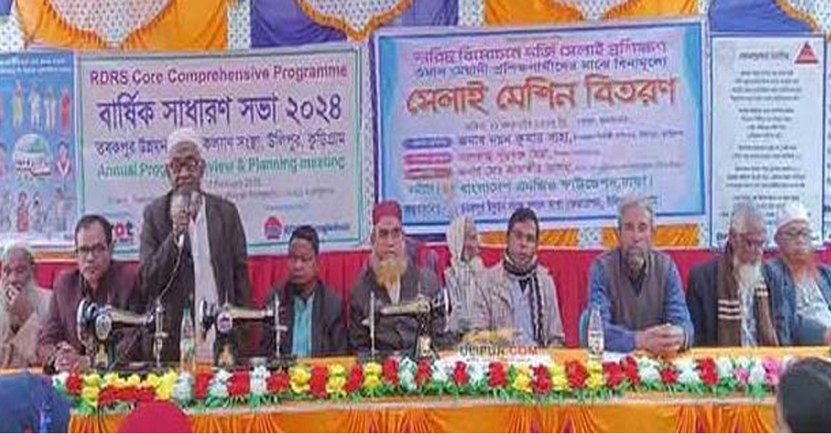 উলিপুরে হতদরিদ্র মহিলাদের মাঝে সেলাই মেশিন বিতরণ