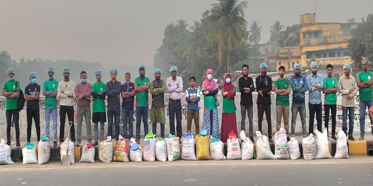 ঝিকরগাছা ব্রিজ ও আশেপাশের এলাকা পরিস্কার করলো সেবা সংগঠন এবং বিডি ক্লিন