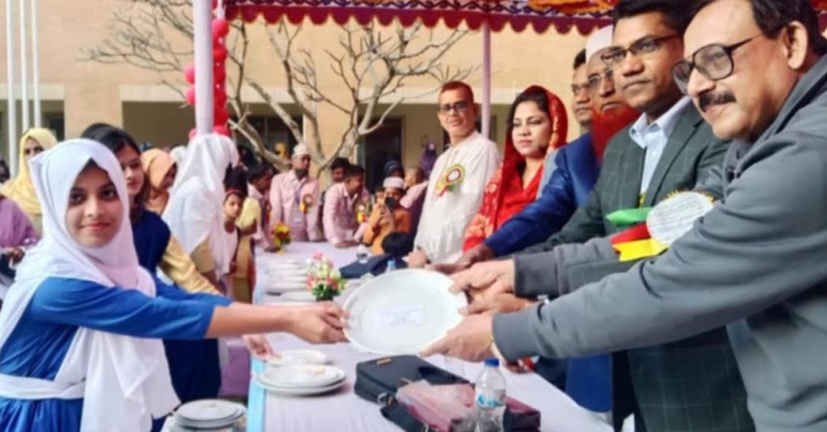 সিরাজগঞ্জের চৌহালী উপজেলাধীন এনায়েতপুর মেহের-উন-নেছা বালিকা উচ্চ বিদ্যালয়ে বার্ষিক ক্রীড়া প্রতিযোগিতা পুরস্কার বিতরণ