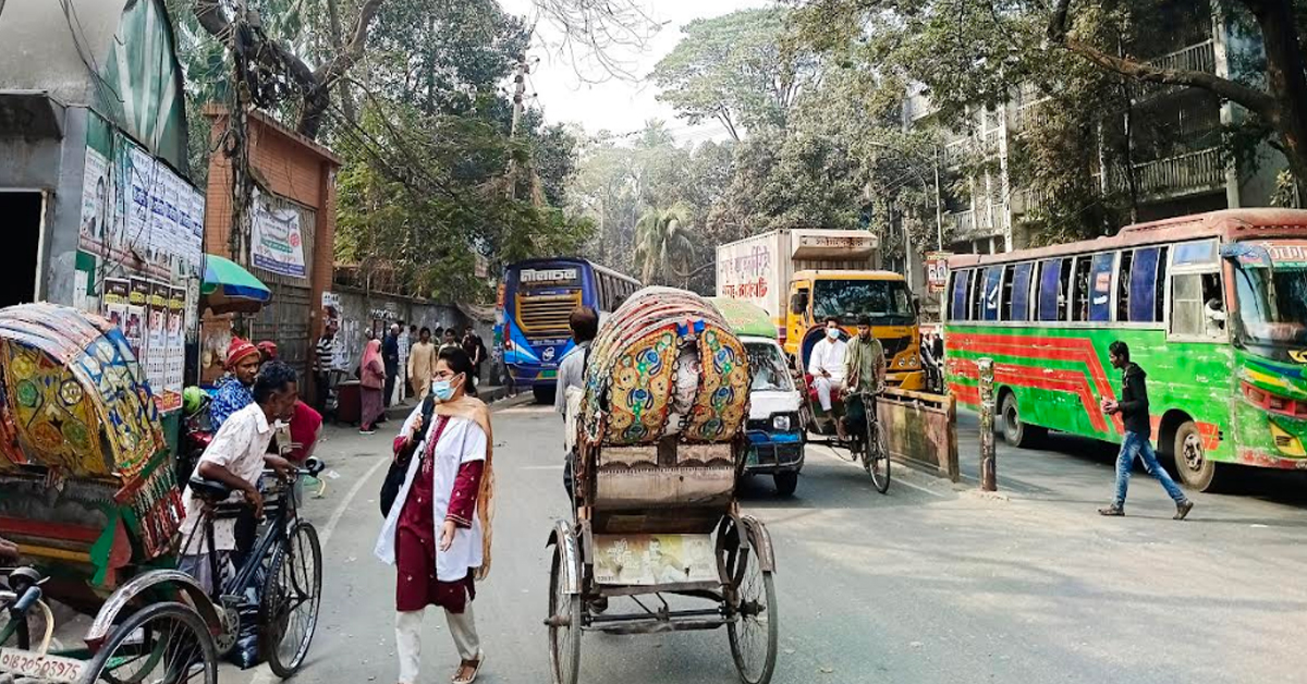 অহেতুক হর্নের শব্দে অতিষ্ঠ ঢাকা আলিয়ার শিক্ষার্থীরা