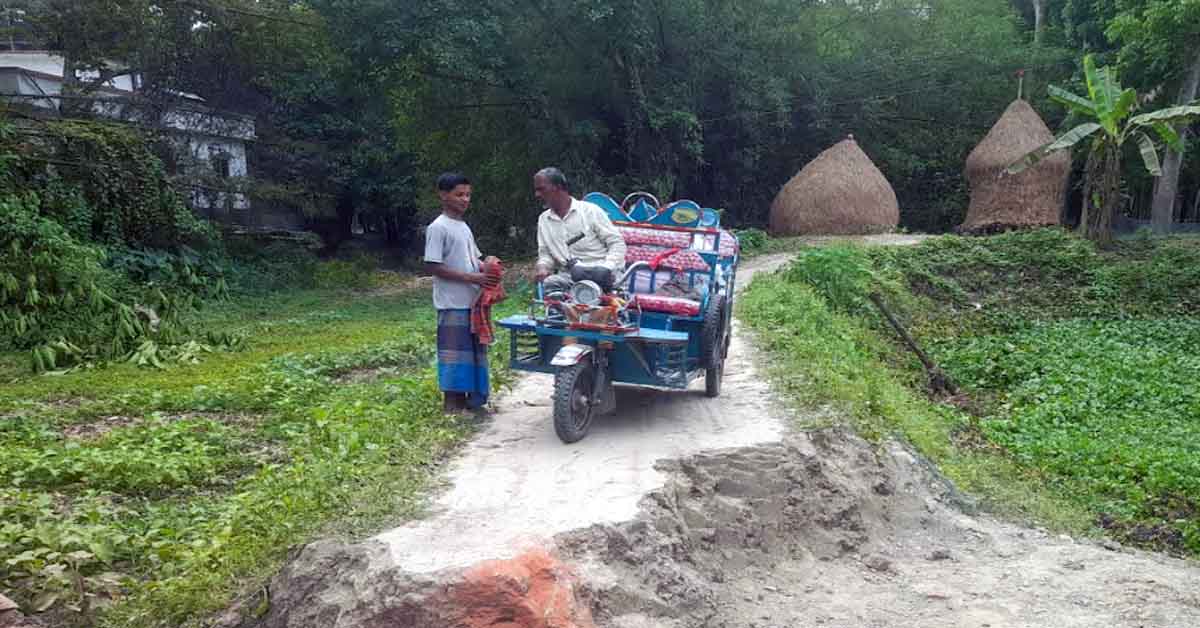 ভাঙ্গায় চলাচলের রাস্তা কেটে প্রতিবন্ধকতা,দুর্ভোগে তিনশত পরিবার