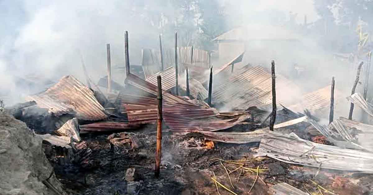 ভাঙ্গায় আগুনে পুড়ে গেছে শেষ সম্বল বাড়ি