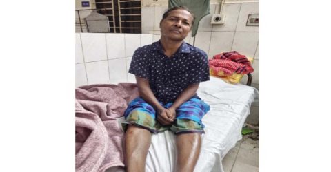 বানারীপাড়ায় চাঁদা চাওয়াকে কেন্দ্র করে ধাওয়া পাল্টা ধাওয়া