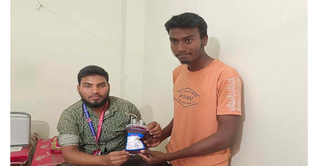গোমস্তাপুরে রক্তদানে উজ্জ্বল দৃষ্টান্ত স্থাপন করলেন চাঁপাই ব্লাড ডোনেট ফাউন্ডেশনের সদস্য শাওন