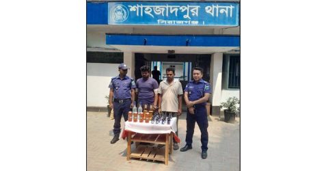 শাহজাদপুর থানা পুলিশের বিশেষ অভিযানে দেশি বিদেশি মাদক,পাথর বোঝাই ট্রাক সহ ২ জন আটক