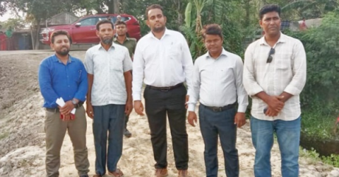 মিরপুরে ধুবইল ও চিথলিয়ায় উন্নয়ন প্রকল্প পরিদর্শনে ইউএনও নাজমুল ইসলাম