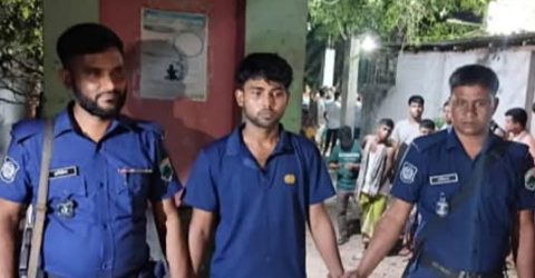 নাটোরের লালপুরে পূজা মন্ডপে জোরে  সাউন্ডবক্স বাজিয়ে গান বাজানো নিয়ে সংঘর্ষে ২ জন আহত ২, ও ১ জন  আটক হয়েছে