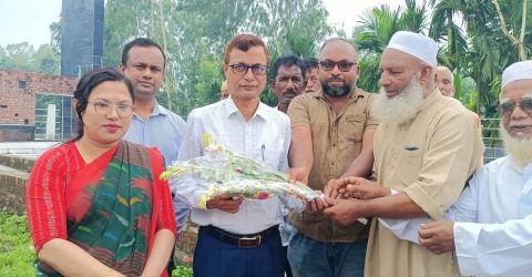 বধ্যভূমিতে নির্মাণাধীন স্মৃতিস্তম্ভ ও প্রাচীর কাজের পরিদর্শন