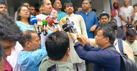 ডোমারে এনসিপির উত্তরাঞ্চলীয় মুখ্য সংগঠক সারজিস আলমের লিফলেট বিতরণ