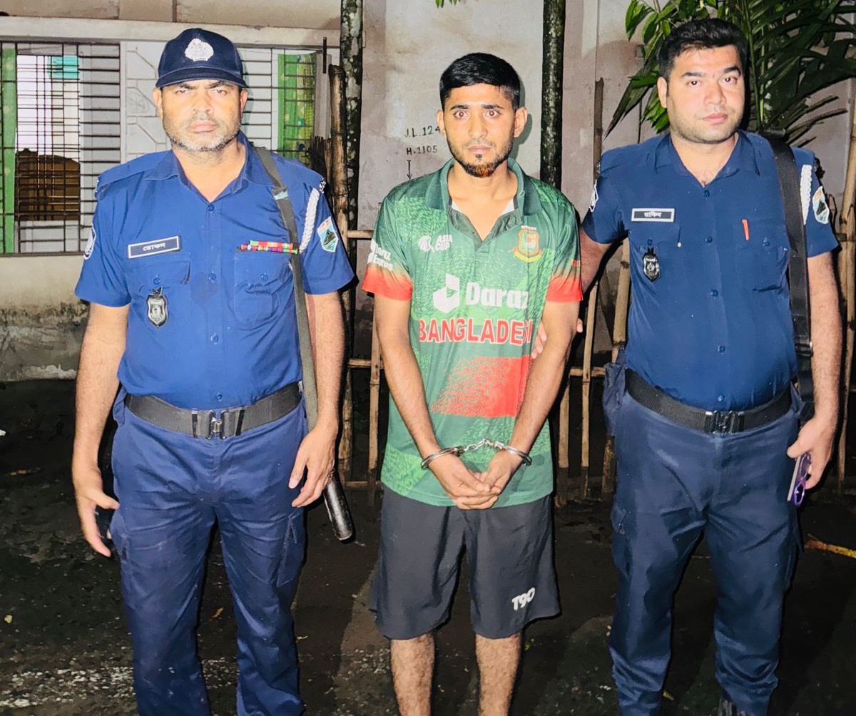 লালপুরে সেনাবাহিনীর অভিযানে চাঁদাবাজিসহ একাধিক মামলার আসামী ইমাম হাসান ডাবলু আটক