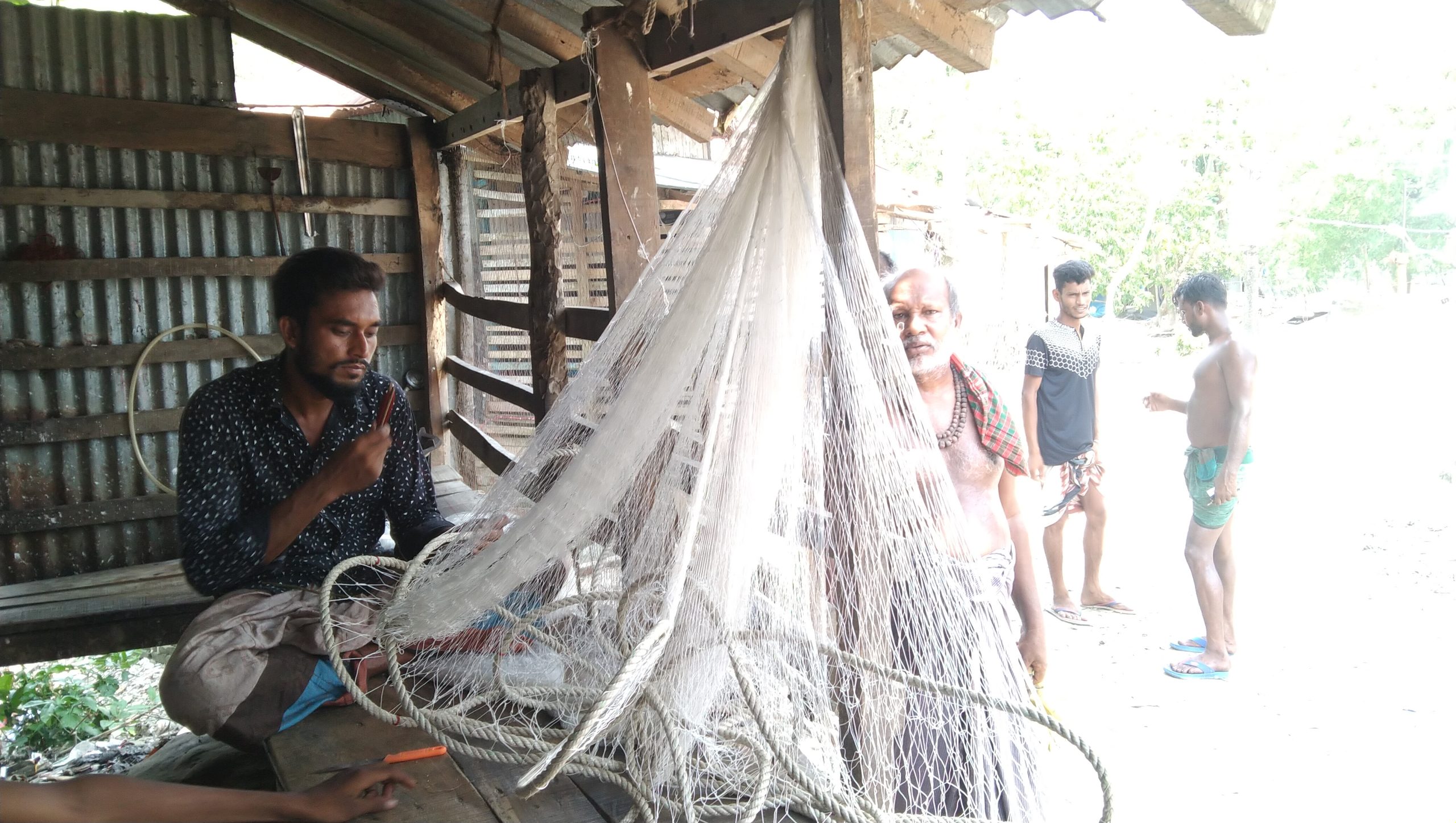 এখনো খাদ্য সহায়তা পায়নি বরগুনার জেলেরা