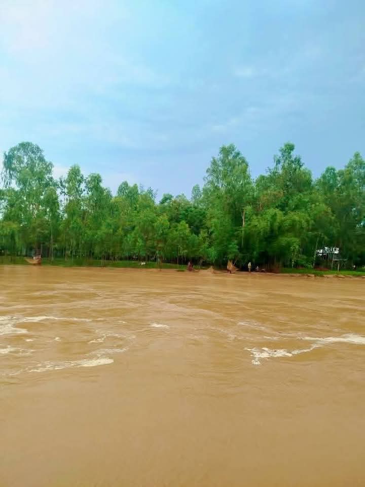 শেরপুরে পাহাড়ি ঢল,বাড়ছে নদীর পানি  বন্যার শঙ্কা