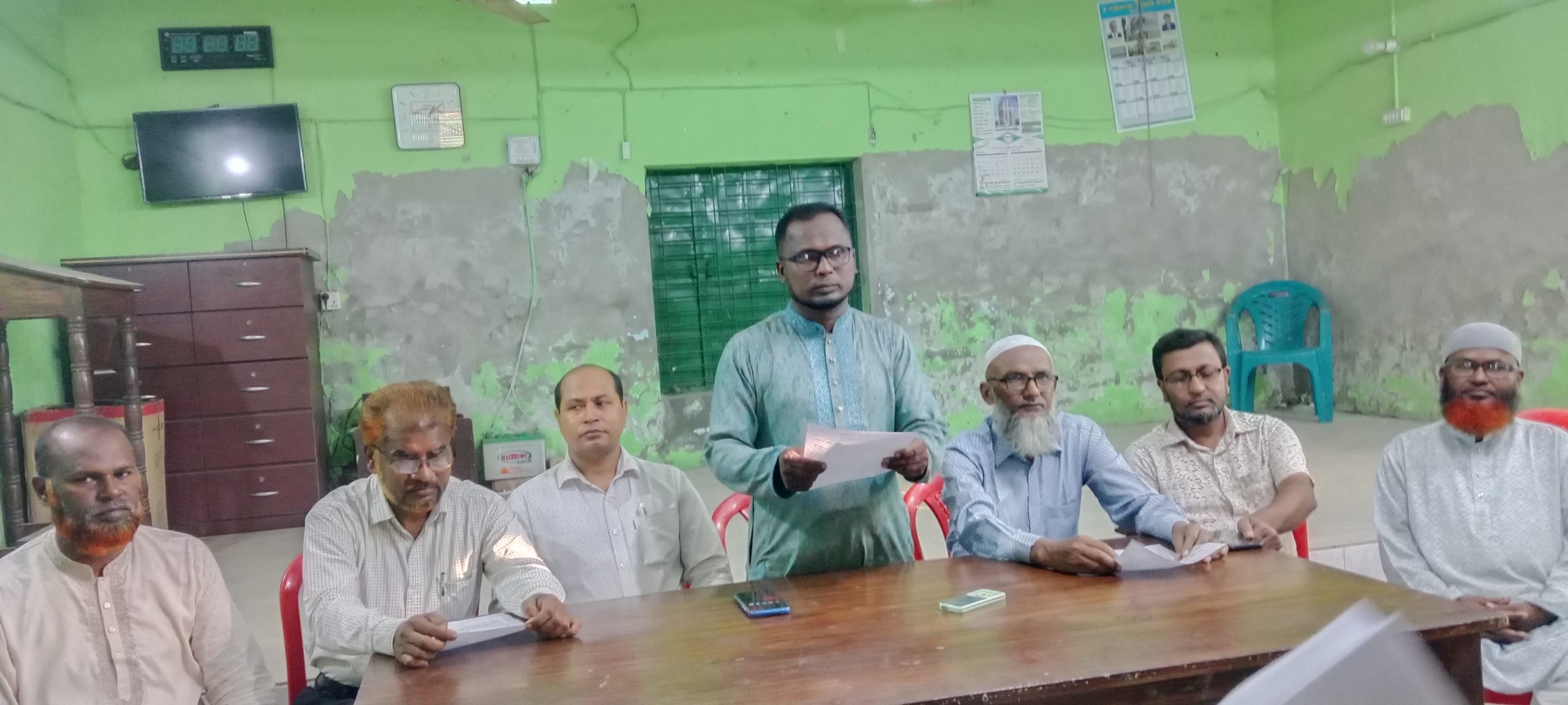 পাইকগাছায় প্রধান শিক্ষকের নামে ফেসবুকে আপত্তিকর পোষ্ট! থানায় জিডি ও সংবাদ সম্মেলন