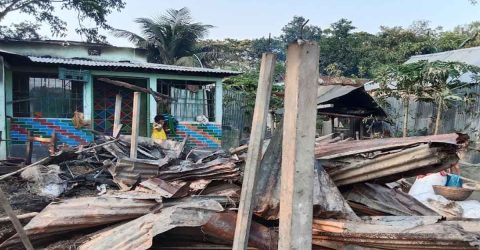কেন্দুয়ায় অগ্নিকাণ্ডের ঘটনায় কৃষক সর্ব শান্ত