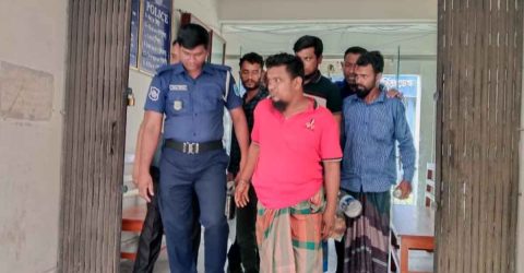 বোয়ালমারীতে তিন মাদক ব্যবসায়ী আটক ও বাড়ি ভঙচুর মামলায় গ্রেফতার ১