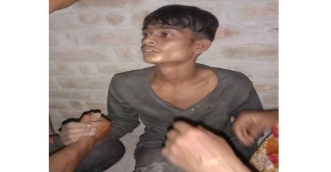 কাহালু থানার পাইকড় ইউনিয়নের মালিগাছা গ্ৰামে ইজিবাইক চোর আটক