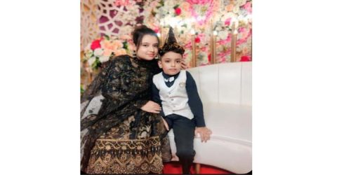 মা দিবসের শুভেচ্ছা জানিয়েছেন মাহির লাবিব