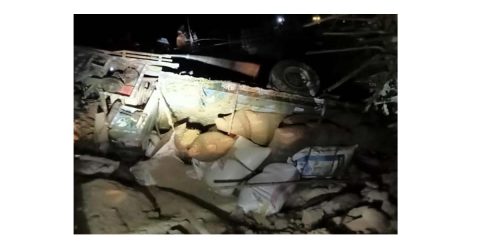 গোমস্তাপুরে সড়ক দুর্ঘটনায় আহত ১১