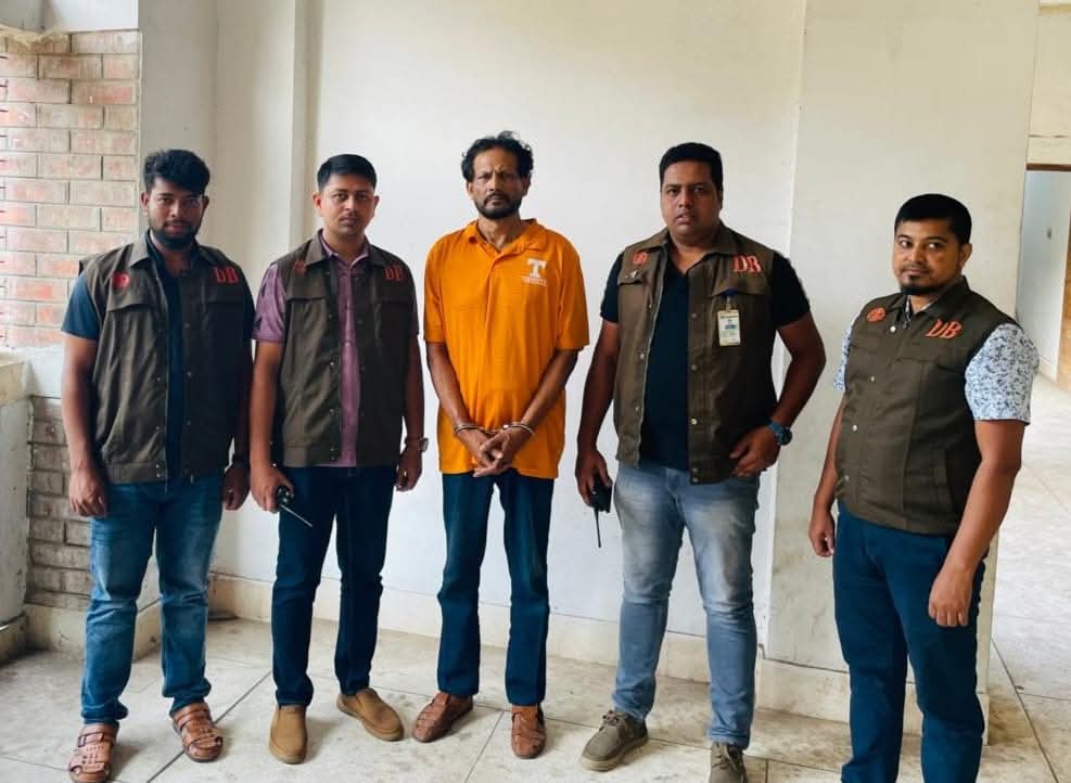 ঝিনাইদহে ইসলাম ধর্ম অবমাননাকর পোস্ট দেওয়াই গুরুজি জ্যোতিষ সাঈদী নামে একজন গ্রেফতার