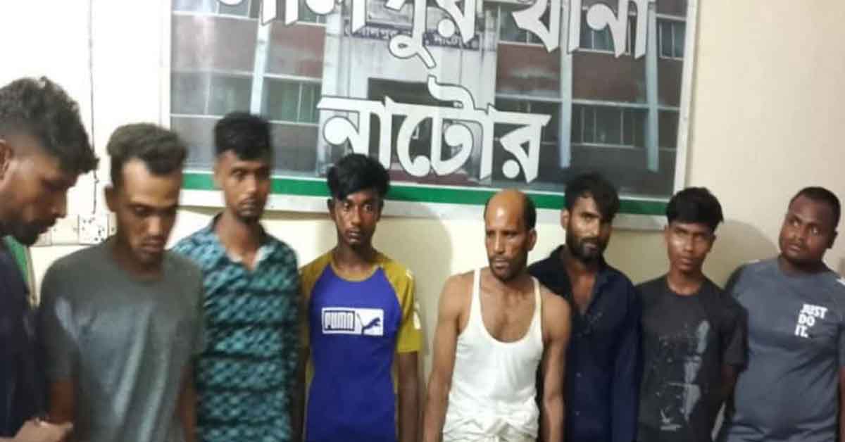 লালপুরে যৌথ বাহিনীর অভিযানে জুয়ার আসরে অভিযান চালিয়ে ৮ জনকে আটক