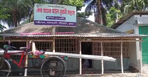 বটিয়াঘাটায় বিএনপির নেতার আর্থিক সহায়তায় মাদ্রাসায় গভীর নলকূপ স্থাপন
