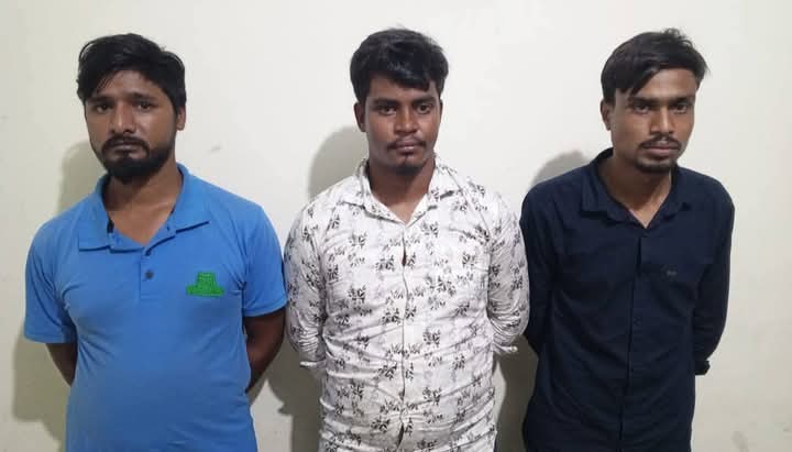 শিবগঞ্জে ৬১ কেজি গাঁজাসহ লালমনিহাটের বাবু, রানা, বাদশা র‌্যাবের হাতে গ্রেফতার
