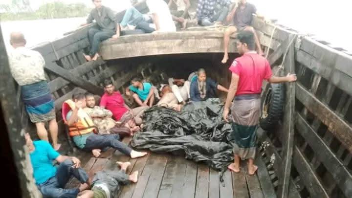 নোয়াখালী হাতিয়া’য় মেঘনা নদীতে ৩৯ যাত্রীসহ ট্রলার ডুবি, নিখোঁজ ৮ জন