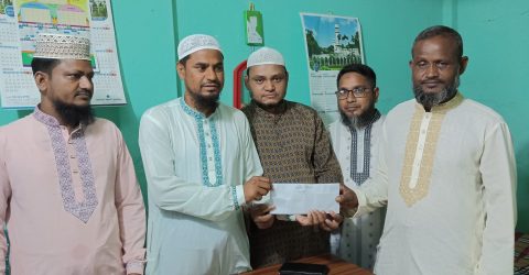 পাঁচবিবিতে জুলাই বিপ্লবের শহীদ নজিবুল সরকার (বিশাল) এর পরিবারে জামায়াতে ইসলামীর পক্ষ থেকে নগদ অর্থ প্রদান