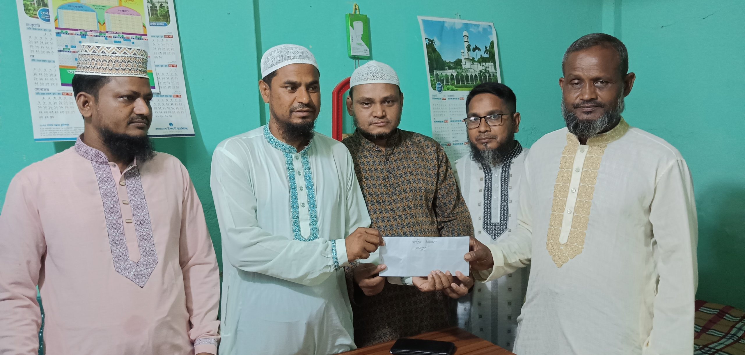 পাঁচবিবিতে জুলাই বিপ্লবের শহীদ নজিবুল সরকার (বিশাল) এর পরিবারে জামায়াতে ইসলামীর পক্ষ থেকে নগদ অর্থ প্রদান