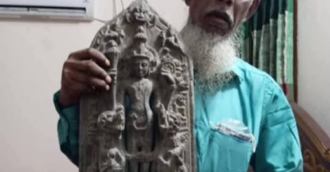 পাঁচবিবি দানেজপুর এলাকায় র‍্যাবের অভিযানে কষ্টি পাথরের মূর্তি উদ্ধার, গ্রেফতার ২