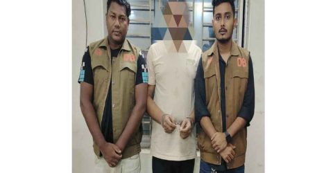 নোয়াখালীতে অস্ত্রসহ গ্রেফতার ১