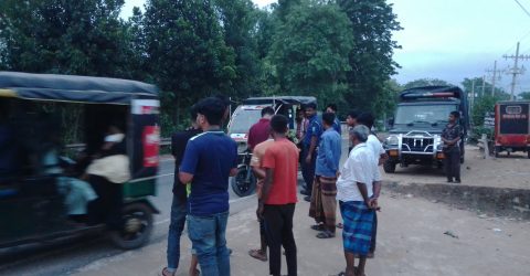 শ্রীমঙ্গল হবিগঞ্জ রোডে শ্রীমঙ্গল থানা পুলিশের চেক পোস্ট